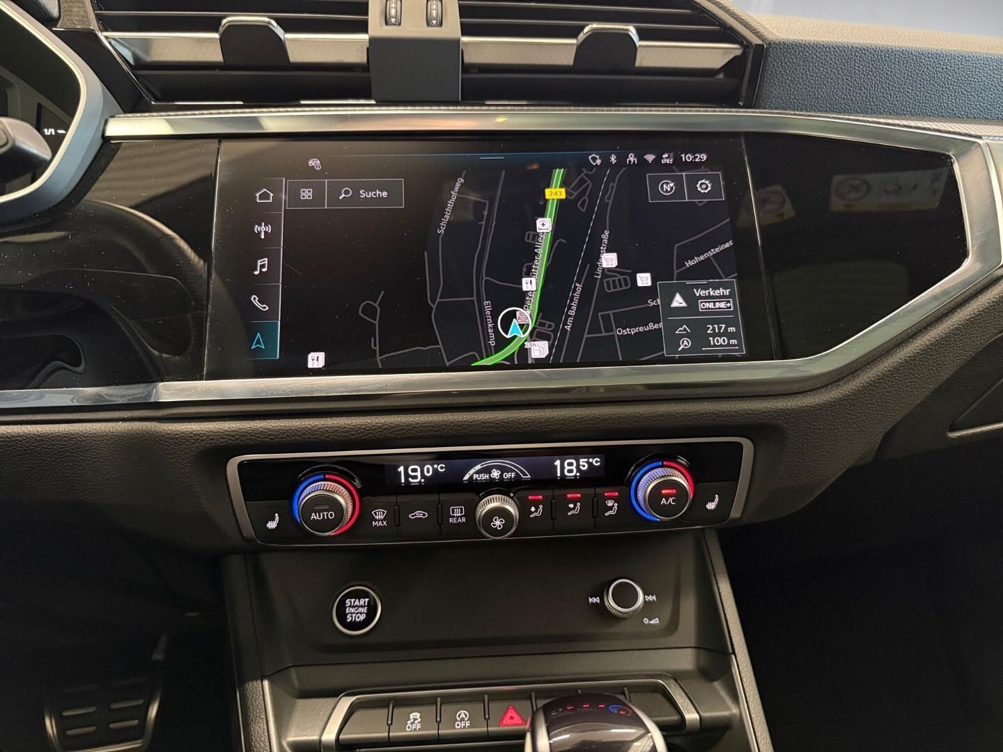 Bild über Audi Q3 S line 35 TFSI S tronic - für weitere Informationen kontaktieren Sie den Audi Partner