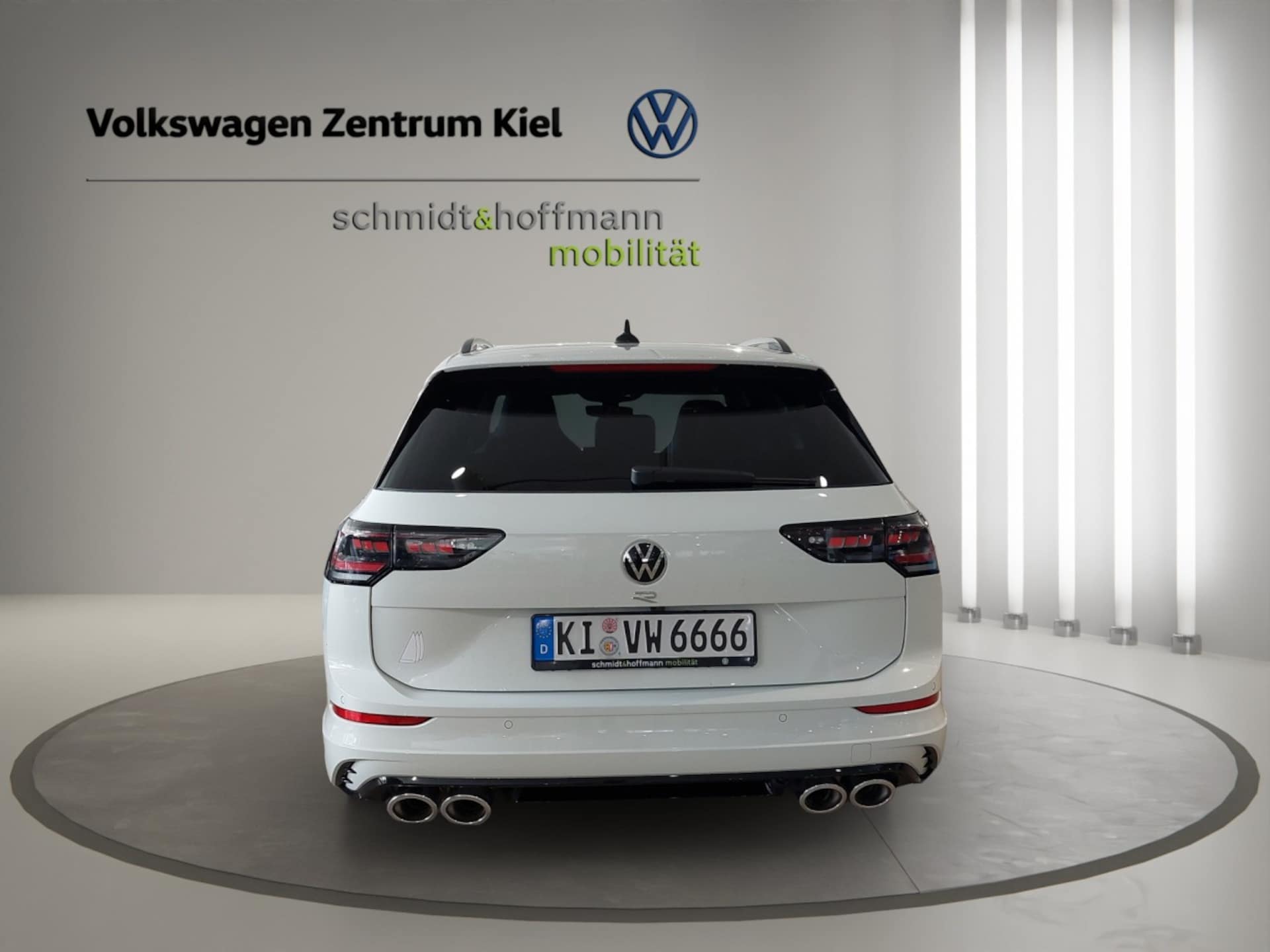 Volkswagen Golf Variant R