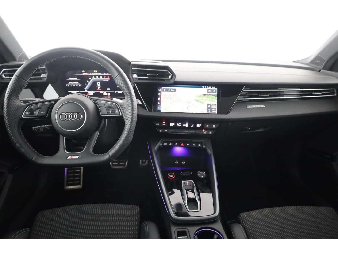 Bild über Audi S3 Limousine TFSI quattro S tronic - für weitere Informationen kontaktieren Sie den Audi Partner