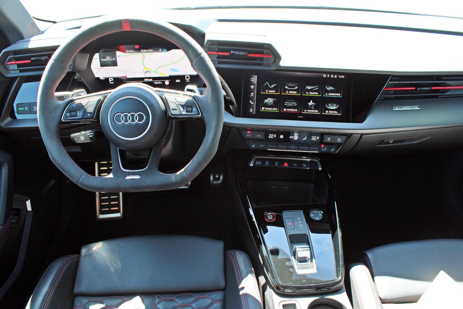 Image about Audi RS 3 Limousine TFSI quattro S tronic