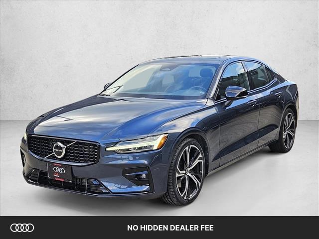 2024 Volvo S60 B5 Core Dark Theme's photo