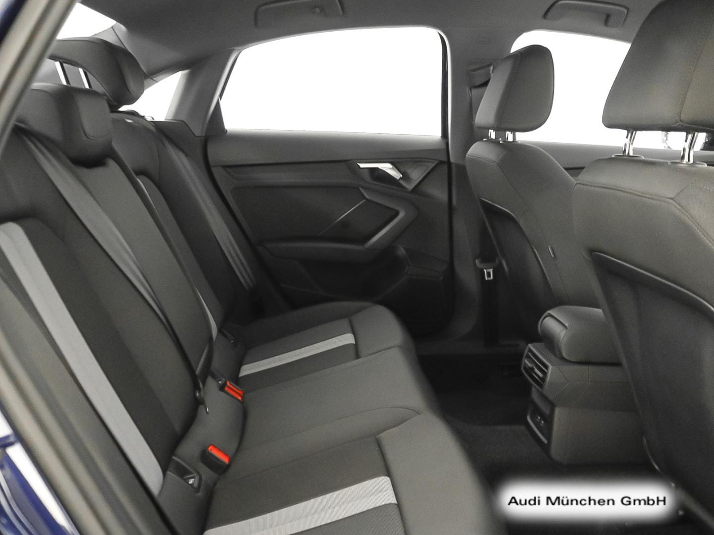 Bild über Audi A3 Limousine 30 TFSI Schaltgetriebe - für weitere Informationen kontaktieren Sie den Audi Partner