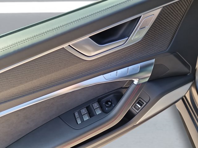 Image about Audi RS 6 Avant performance TFSI quattro tiptronic
