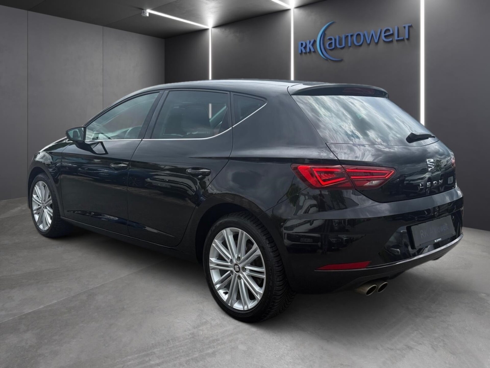 SEAT Leon XCELLENCE