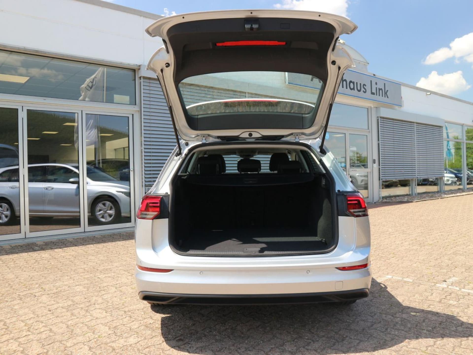 Volkswagen Golf Variant Life