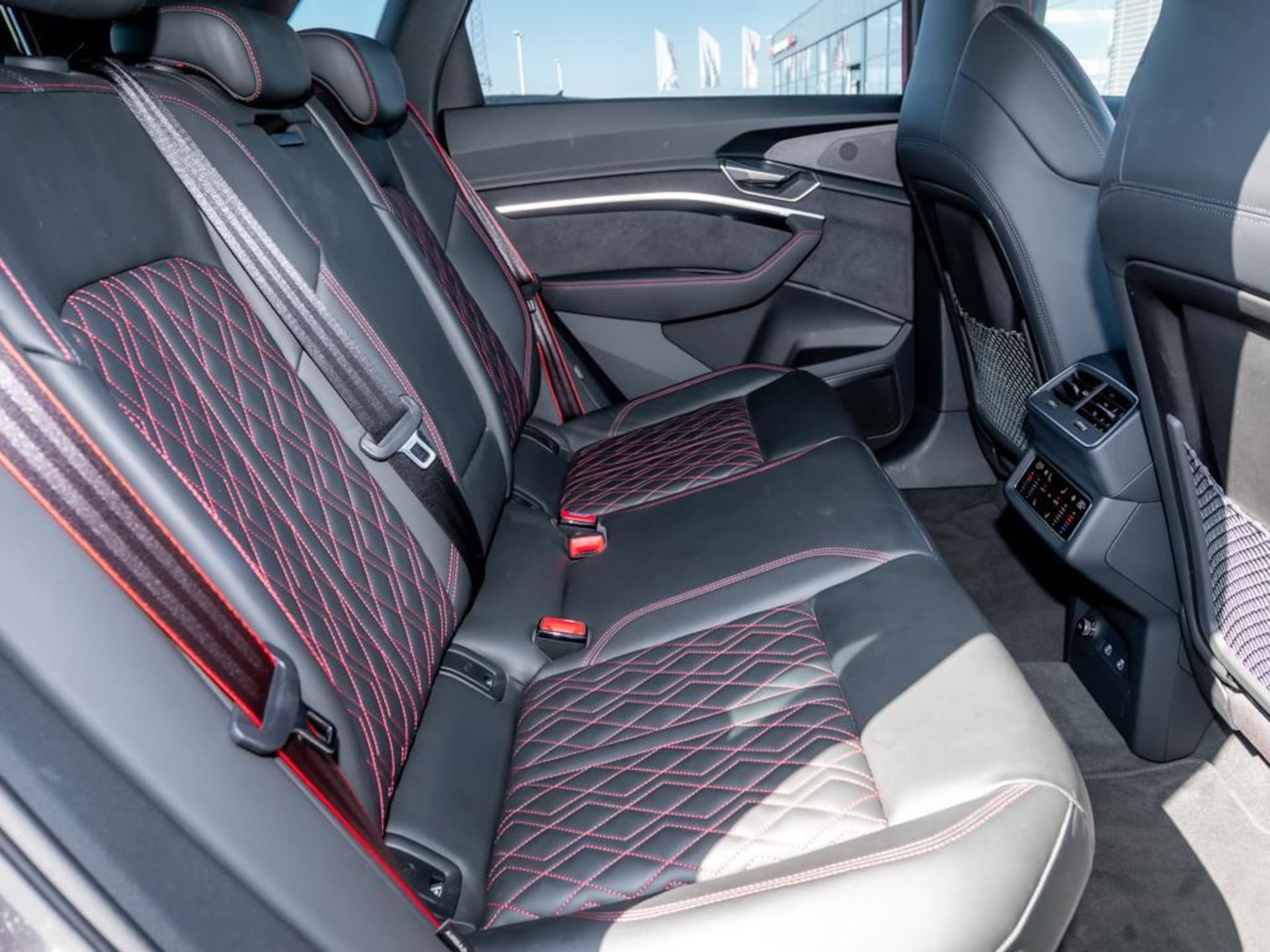 Audi Q8 e-tron S line