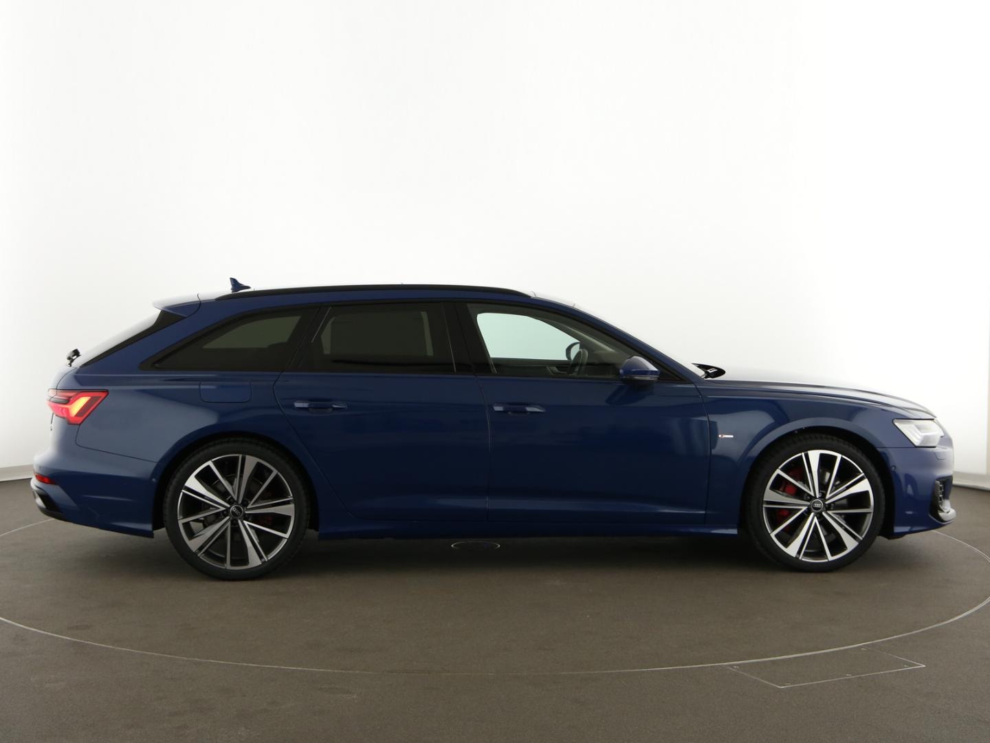 Bild über Audi A6 Avant TFSI e S line 55 TFSI e quattro S tronic - für weitere Informationen kontaktieren Sie den Audi Partner