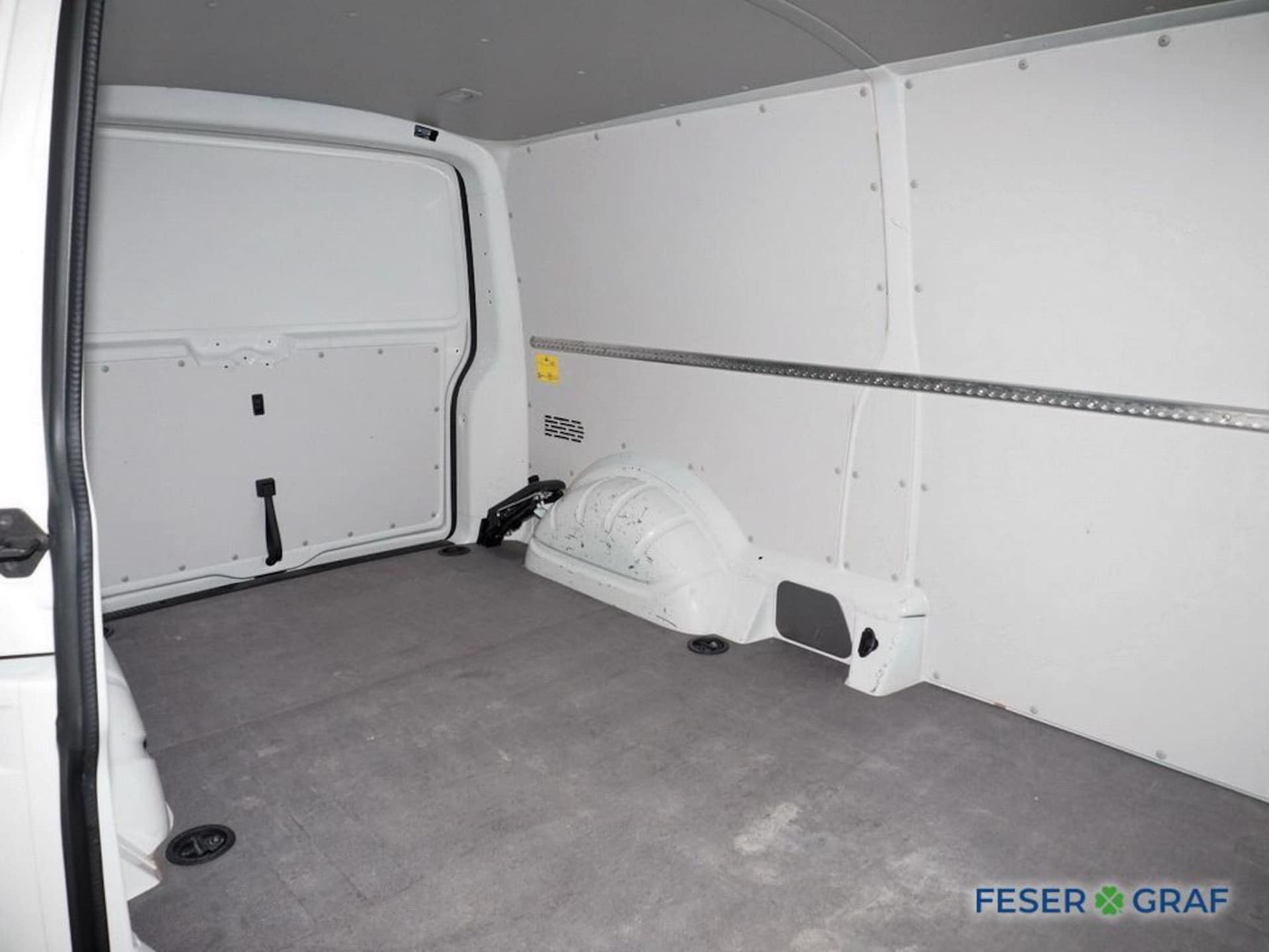 Volkswagen T6.1 Transporter Kasten langer Radstand