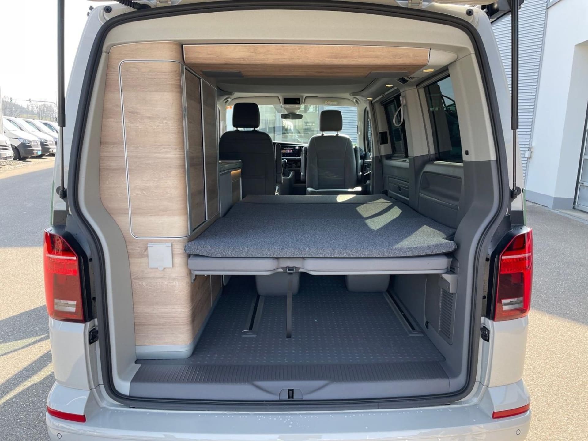 Volkswagen T6.1 California Ocean