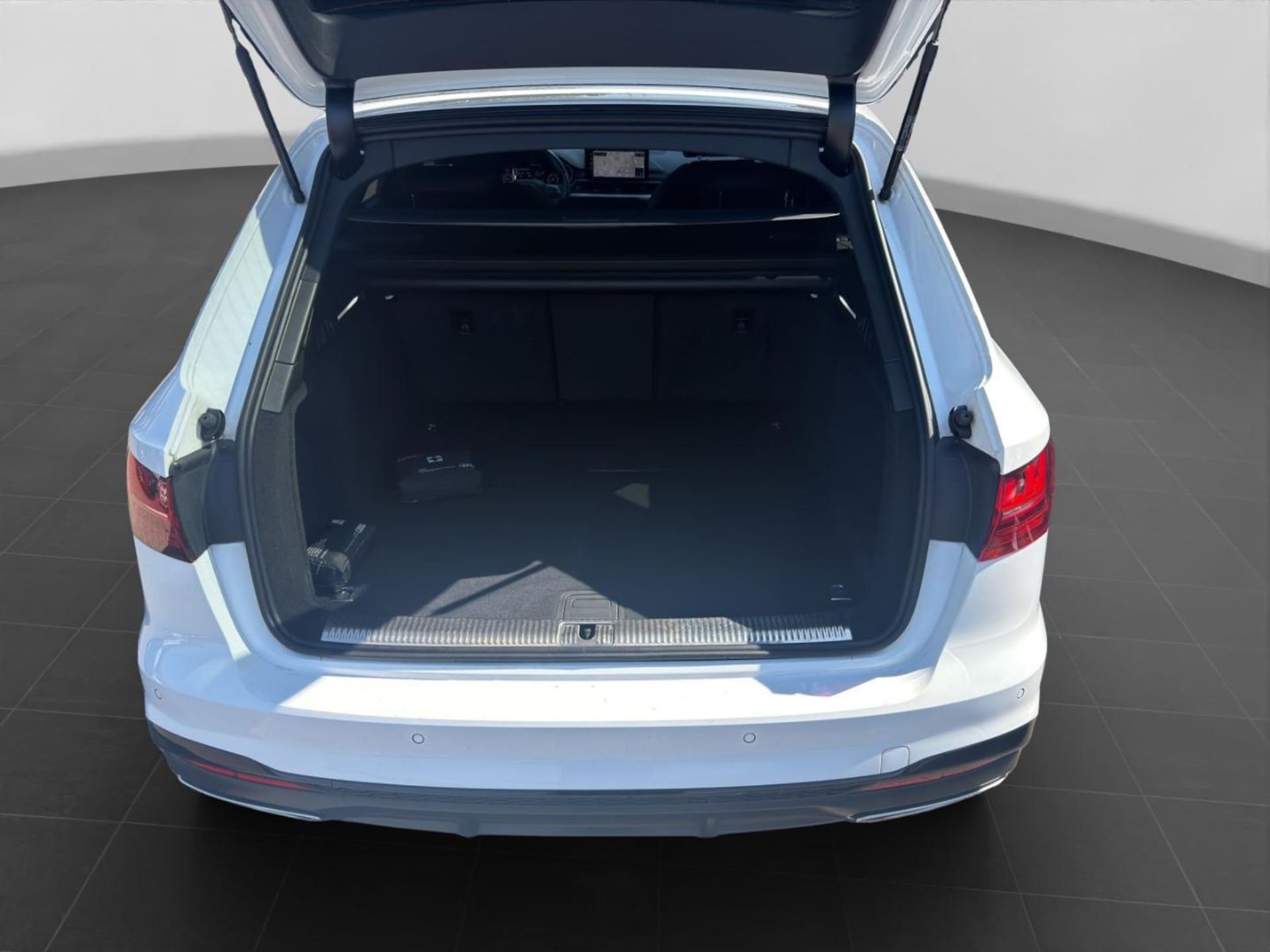 Audi A4 Avant S line