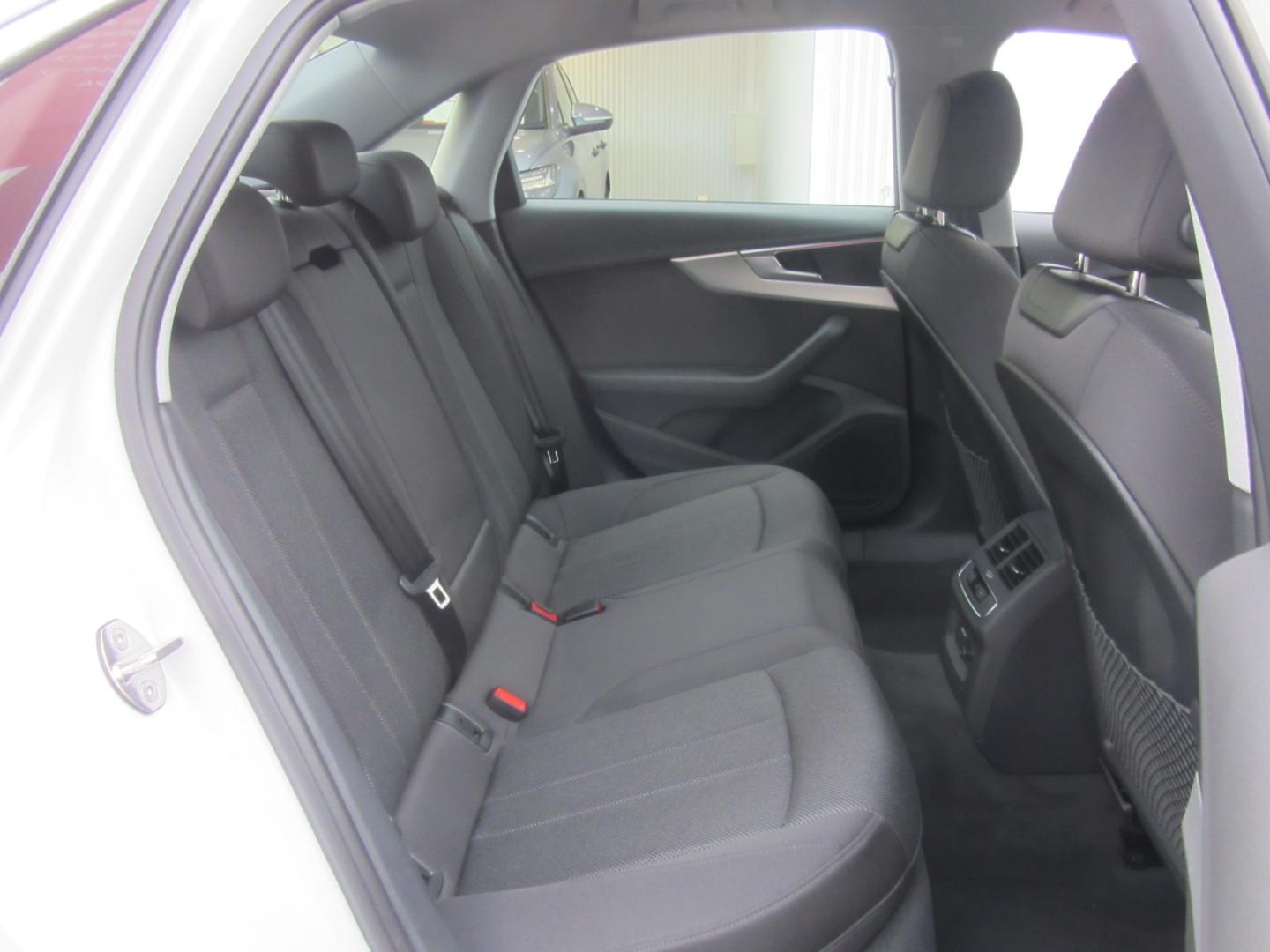 Image about Audi A4 Sedan 35 TDI advanced 120(163) kW(PS) S tronic