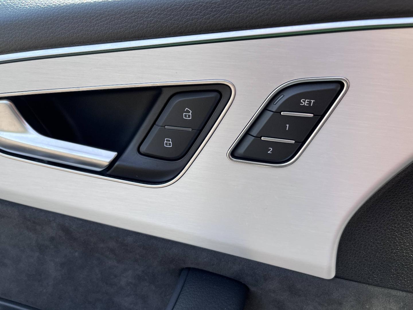 Image about Audi Q8 TFSI e Competition 60 TFSI e quattro 340 kW (462 ch) tiptronic