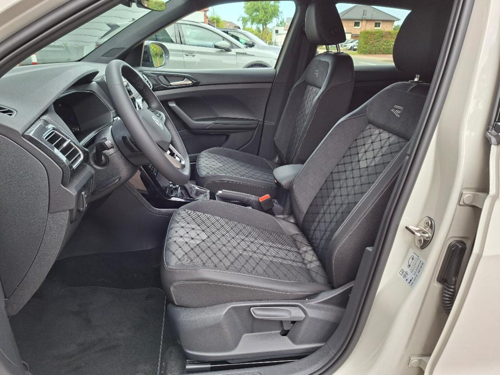 Volkswagen T-Cross – Bild 8