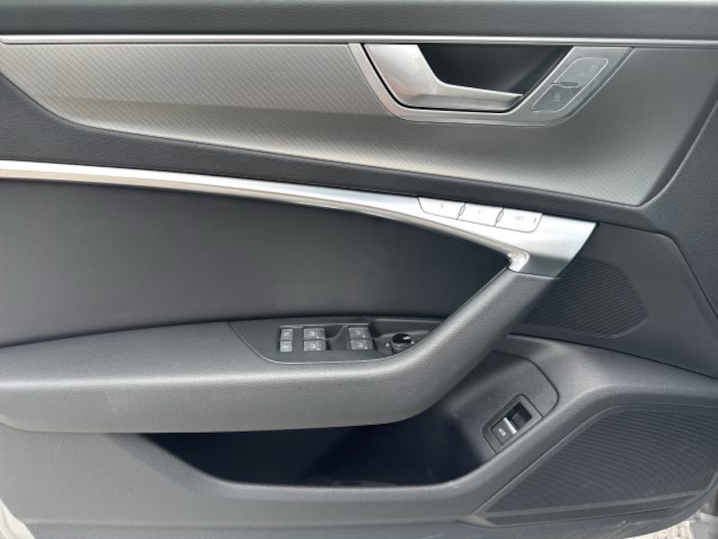 Bild über Audi A6 Avant design 35 TDI S tronic - für weitere Informationen kontaktieren Sie den Audi Partner