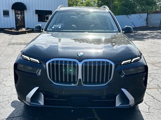 2025 BMW X7