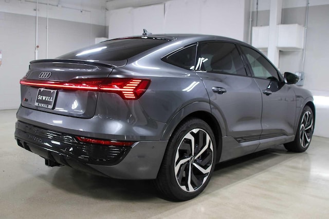 2024 Audi Q8 Sportback e-tron
