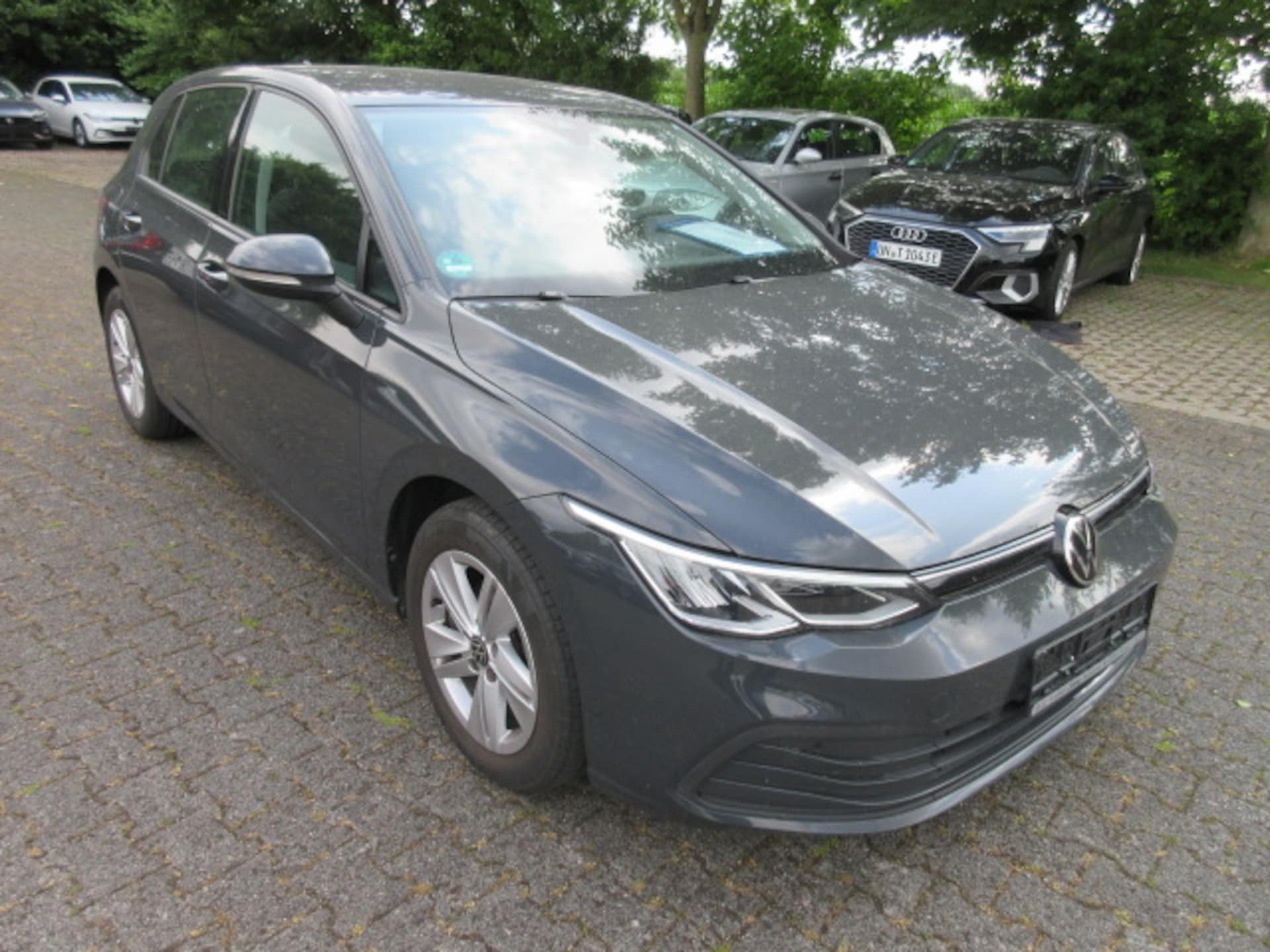 Volkswagen Golf Life