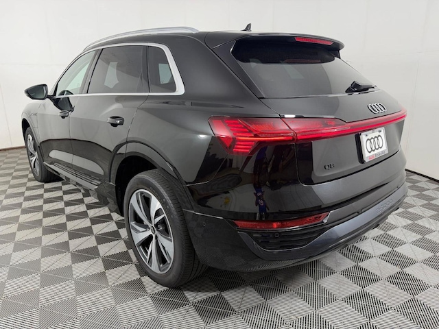 2024 Audi Q8 e-tron