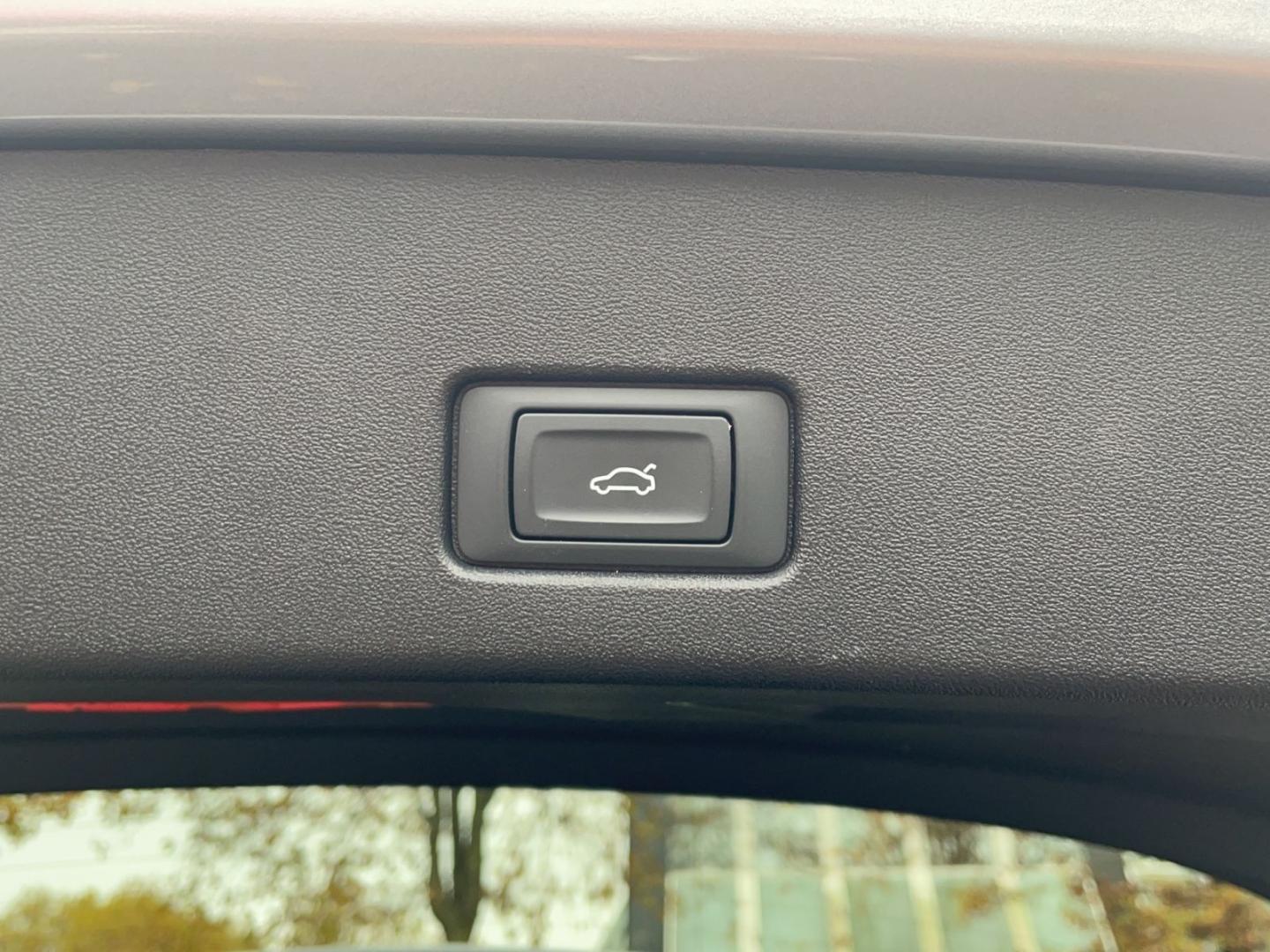 Image about Audi Q4 e-tron 40 e-tron