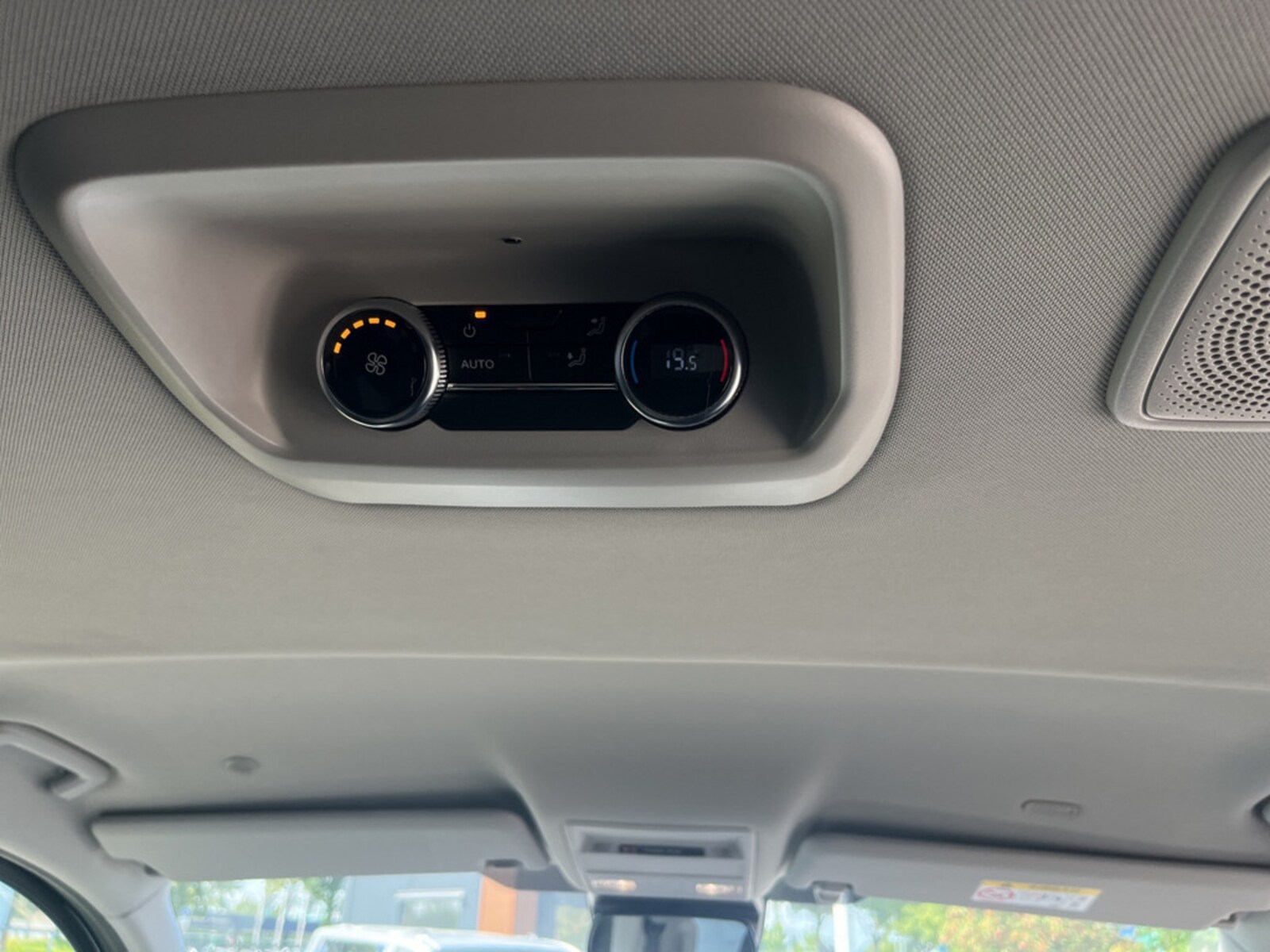 Volkswagen Caravelle – Bild 29