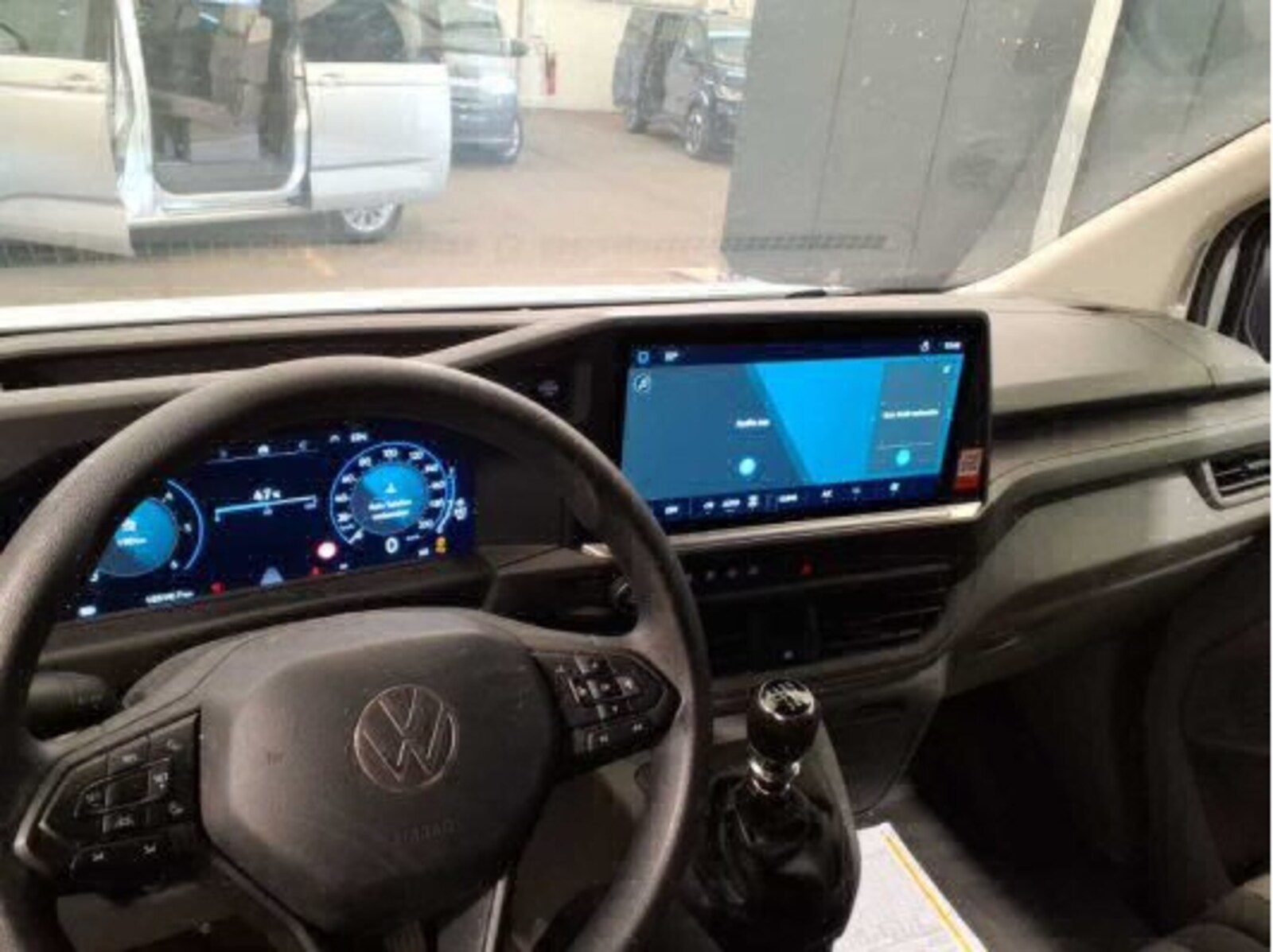 Volkswagen Transporter Kasten langer Radstand – Bild 4