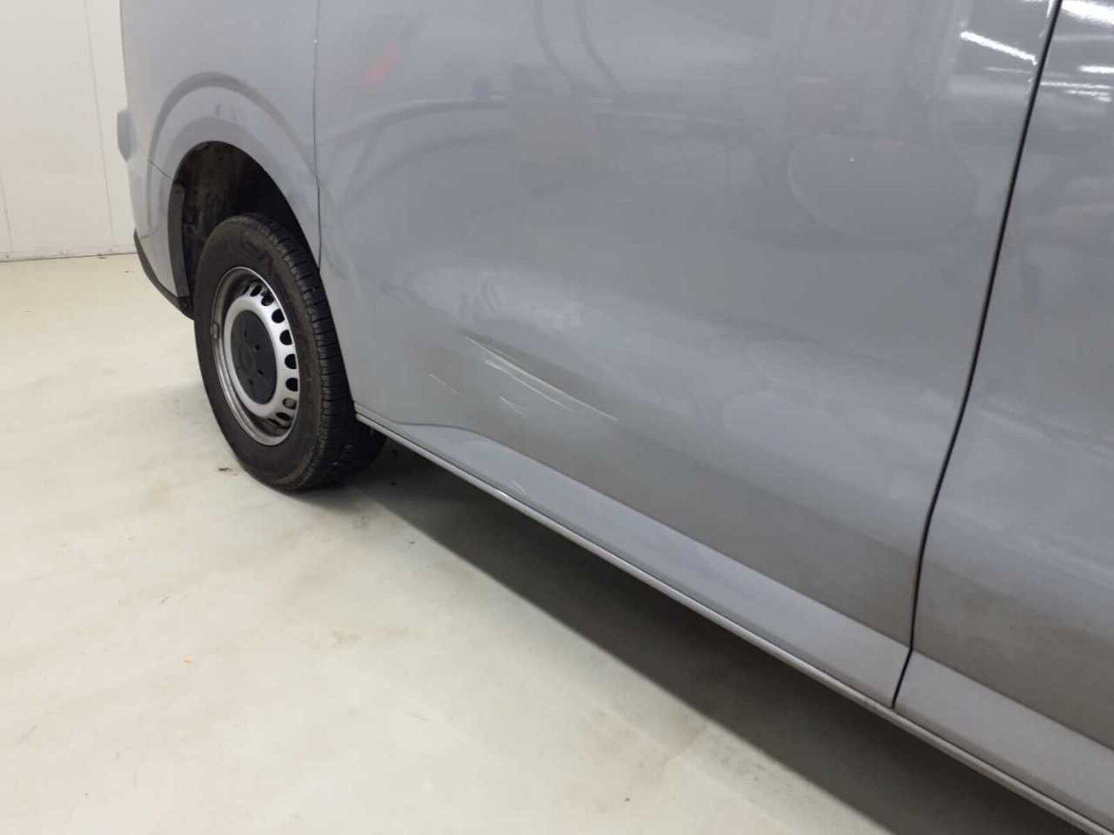 Volkswagen Transporter Kasten kurzer Radstand – Bild 13