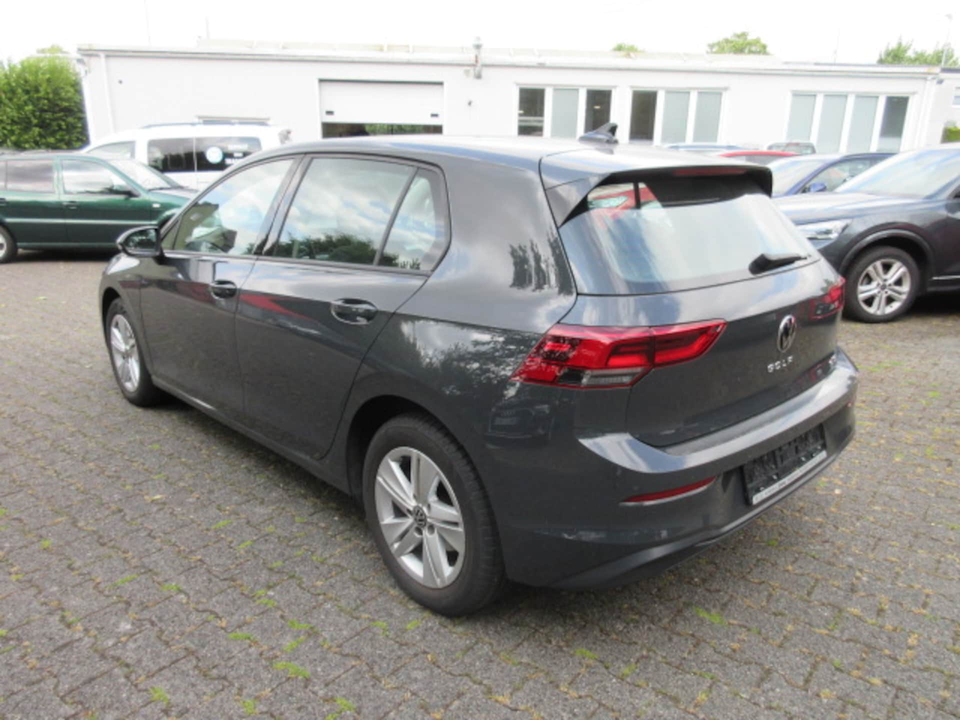 Volkswagen Golf Life