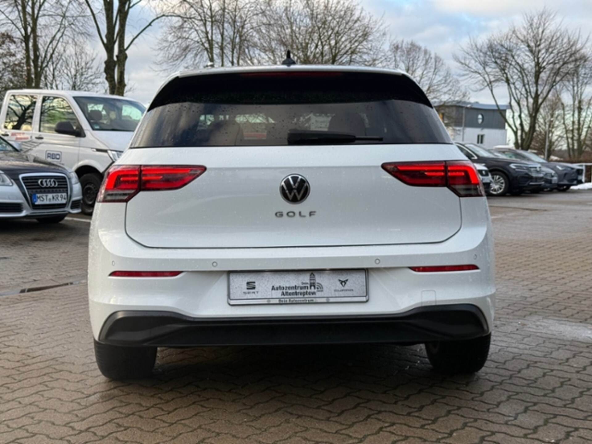 Volkswagen Golf Life