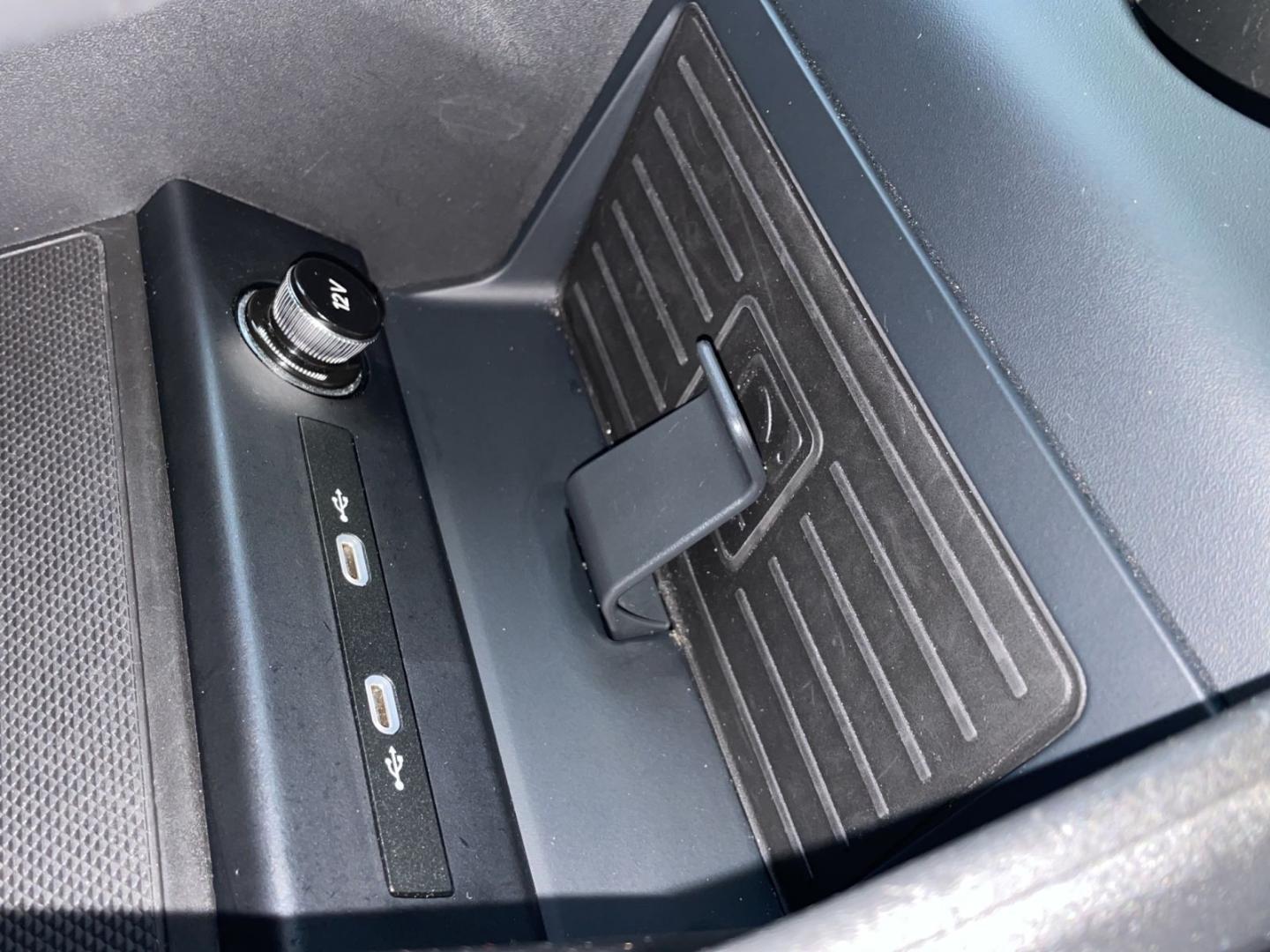 Image about Audi Q4 e-tron 40 e-tron