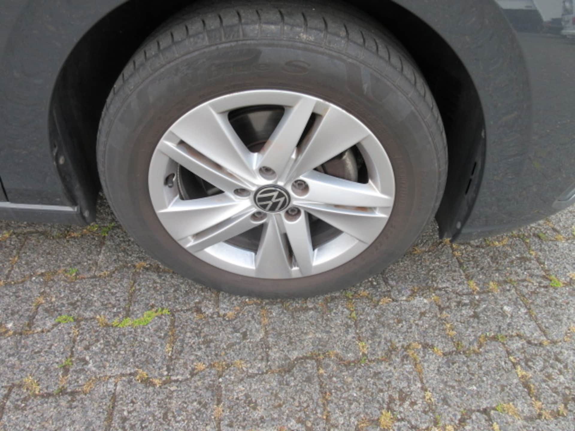 Volkswagen Golf Life