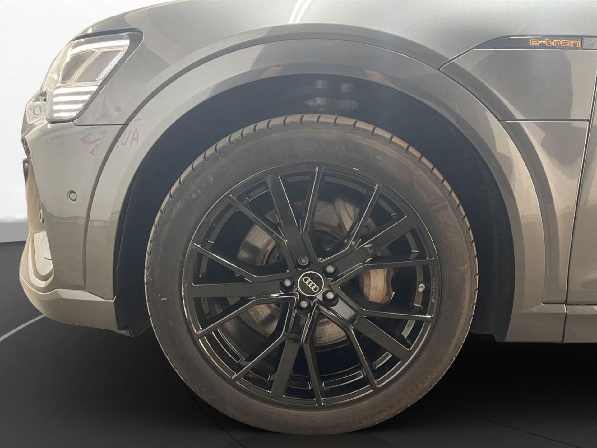 Audi e-tron S line