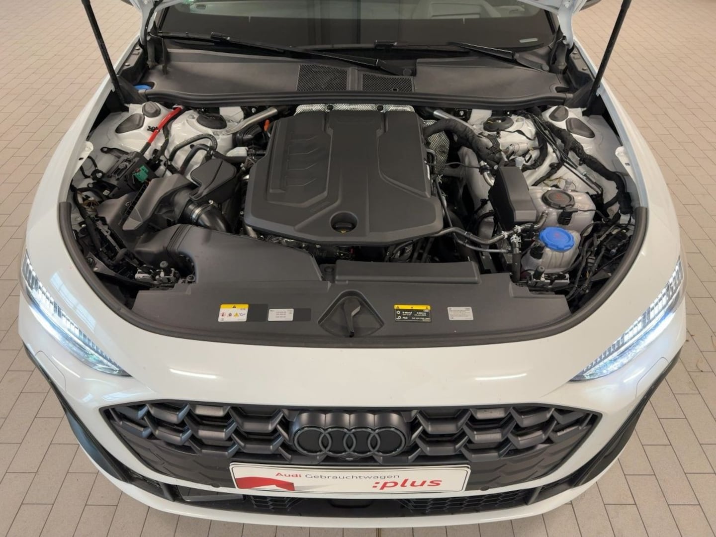Bild über Audi A5 Limousine e-hybrid e-hybrid quattro 270 kW S tronic - für weitere Informationen kontaktieren Sie den Audi Partner