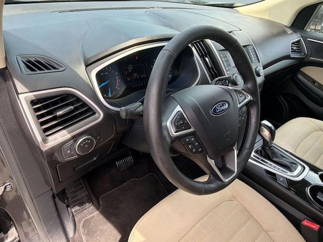 2016 Ford Edge