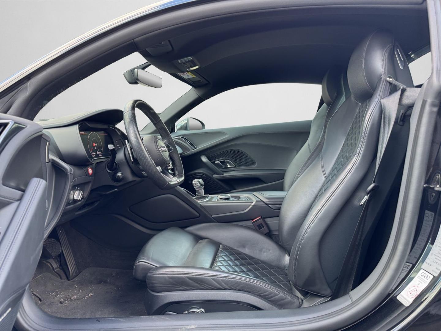 Bild über Audi R8 Coupé FSI S tronic - für weitere Informationen kontaktieren Sie den Audi Partner