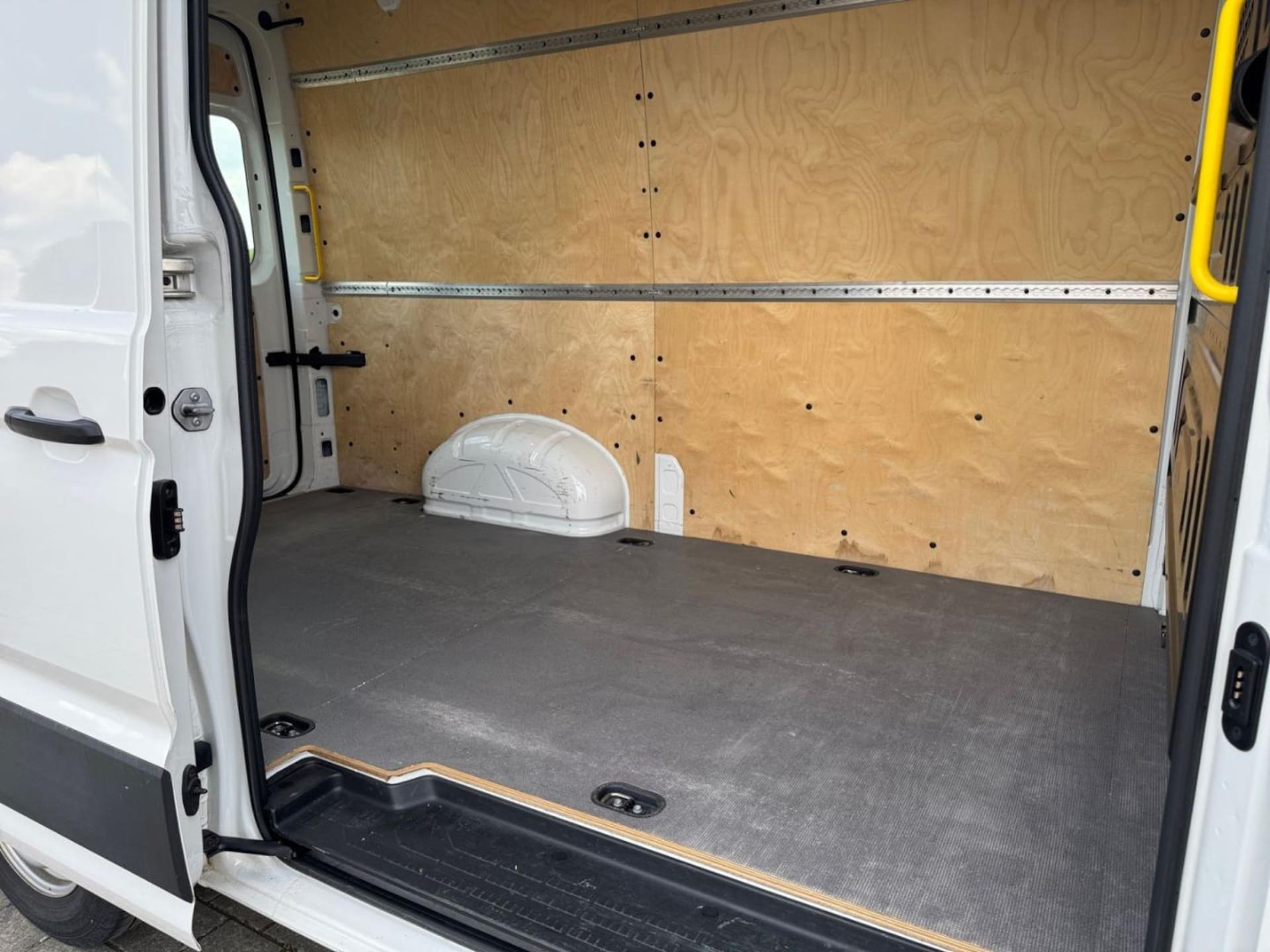 Volkswagen Crafter Kasten mittlerer Radstand