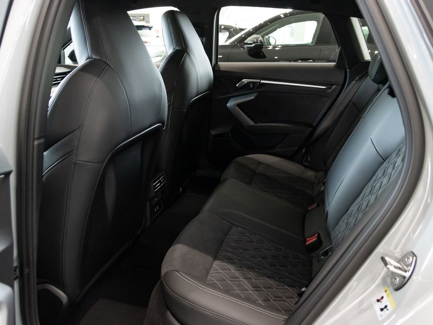 Bild über Audi A3 allstreet TFSI quattro S tronic - für weitere Informationen kontaktieren Sie den Audi Partner