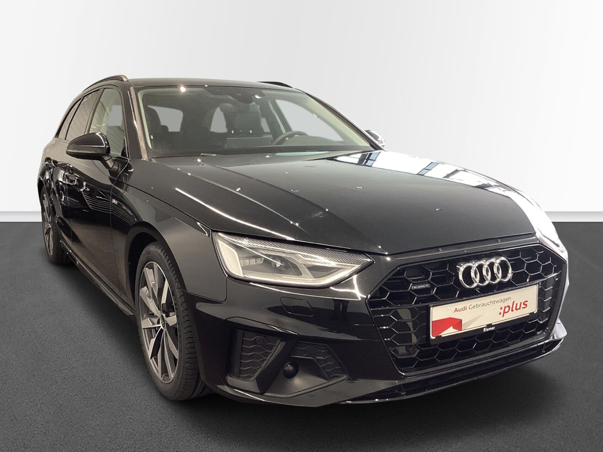 Audi A4 Avant S line