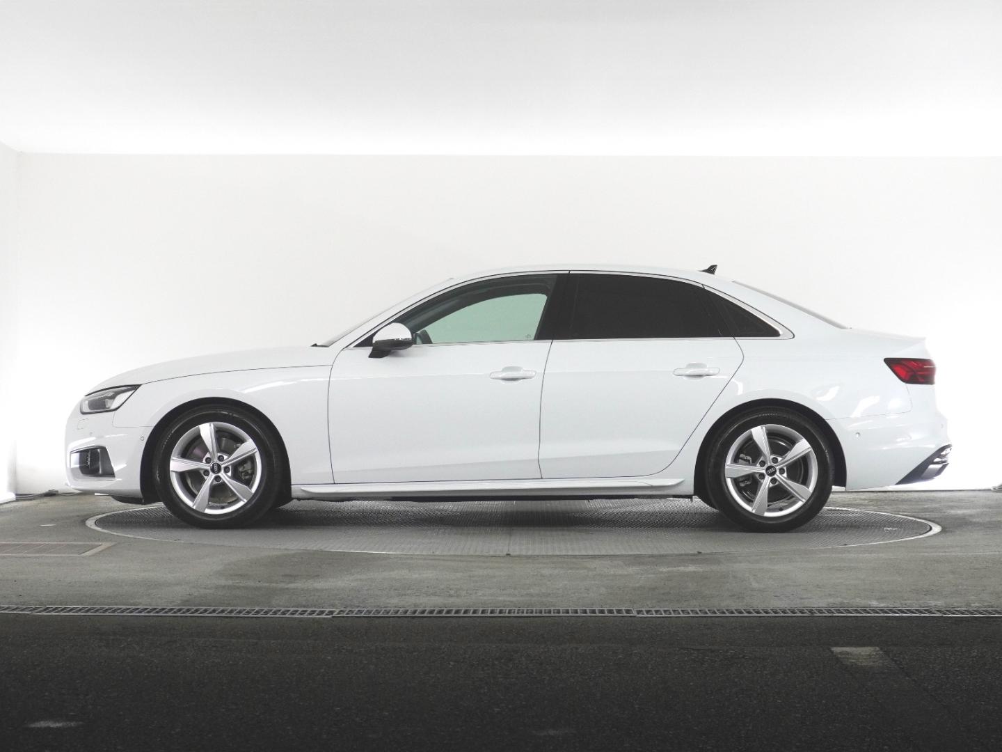 Audi A4 Sedan