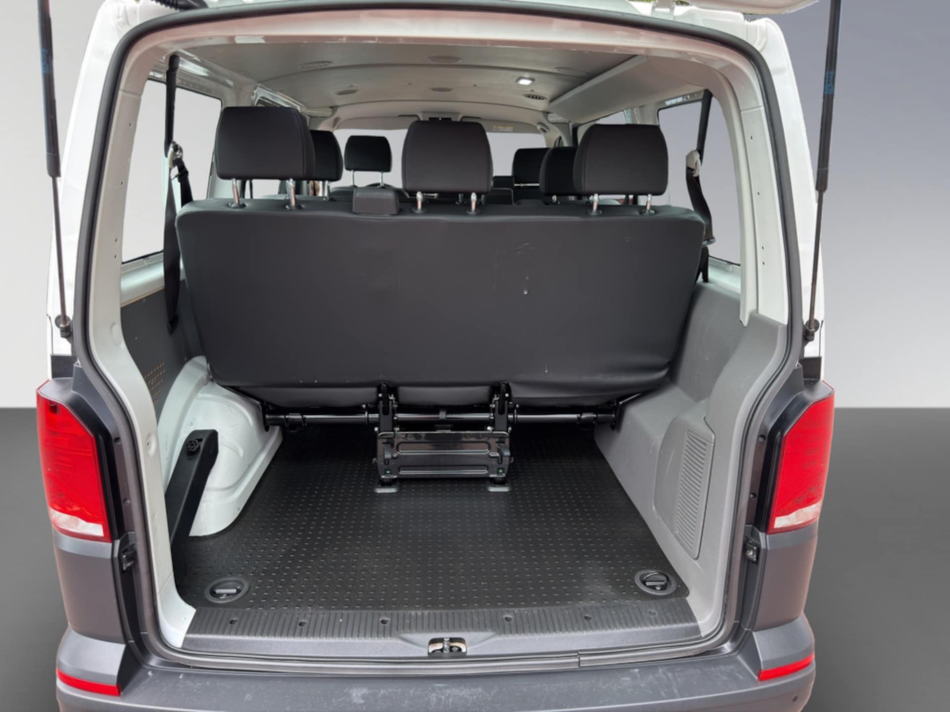 Volkswagen T6.1 Transporter Kombi kurzer Radstand