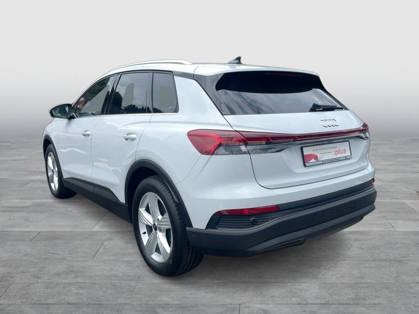 Bild über Audi Q4 e-tron 45 e-tron - für weitere Informationen kontaktieren Sie den Audi Partner