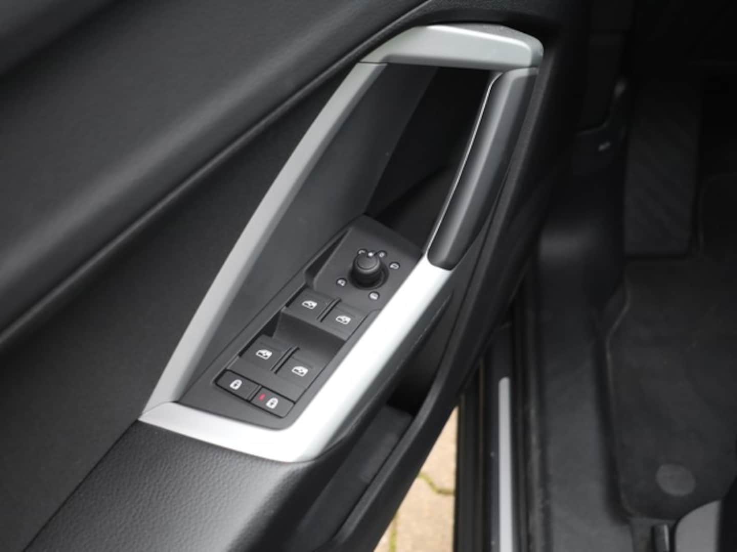 Bild über Audi Q3 advanced 35 TFSI S tronic - für weitere Informationen kontaktieren Sie den Audi Partner