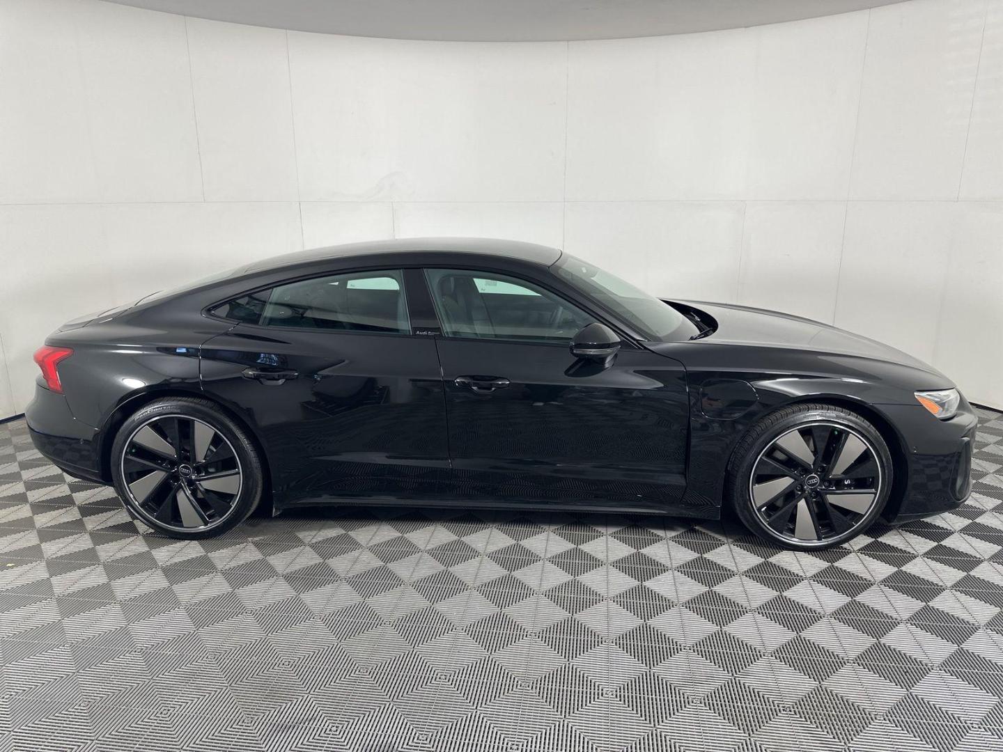 2026 Audi S e-tron GT Premium Plus - Photo 8
