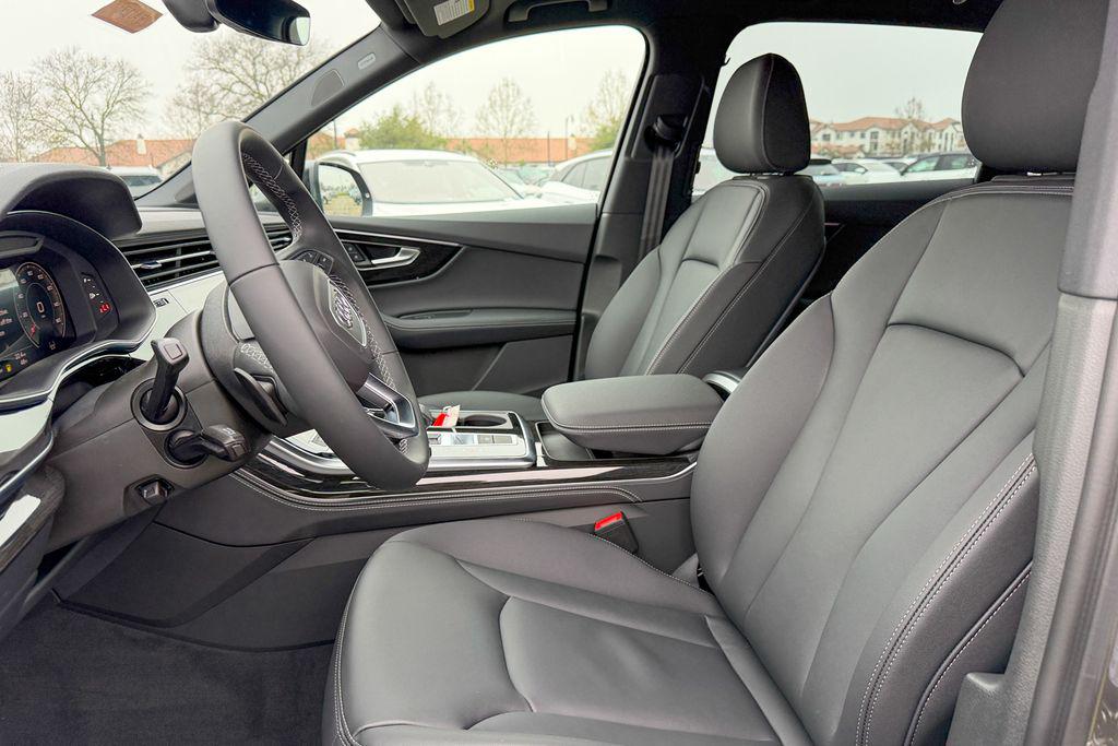 2025 Audi Q7 Premium Plus - Photo 13