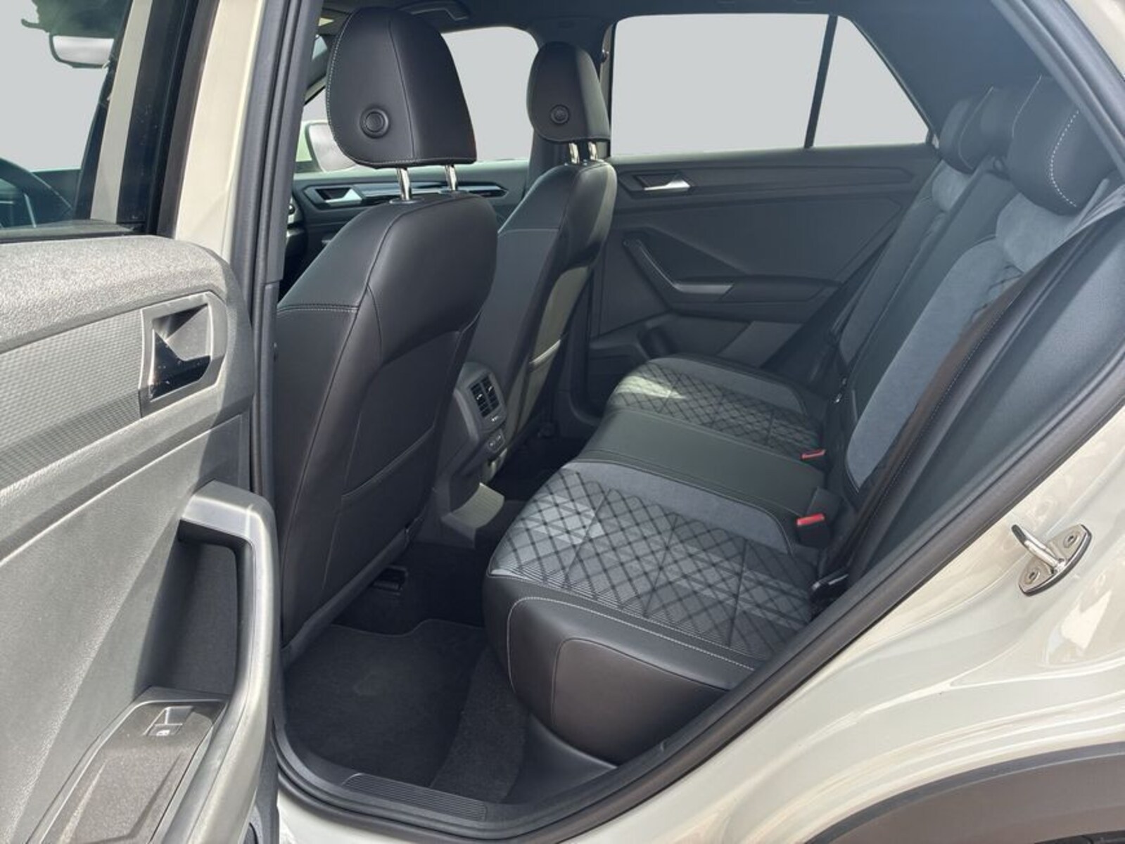 Volkswagen T-Roc – Bild 11