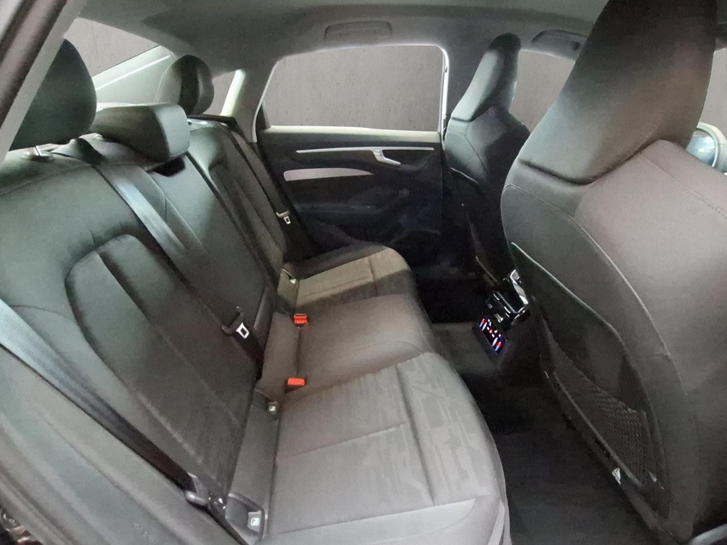 Bild über Audi A6 Limousine TDI 150 kW S tronic - für weitere Informationen kontaktieren Sie den Audi Partner