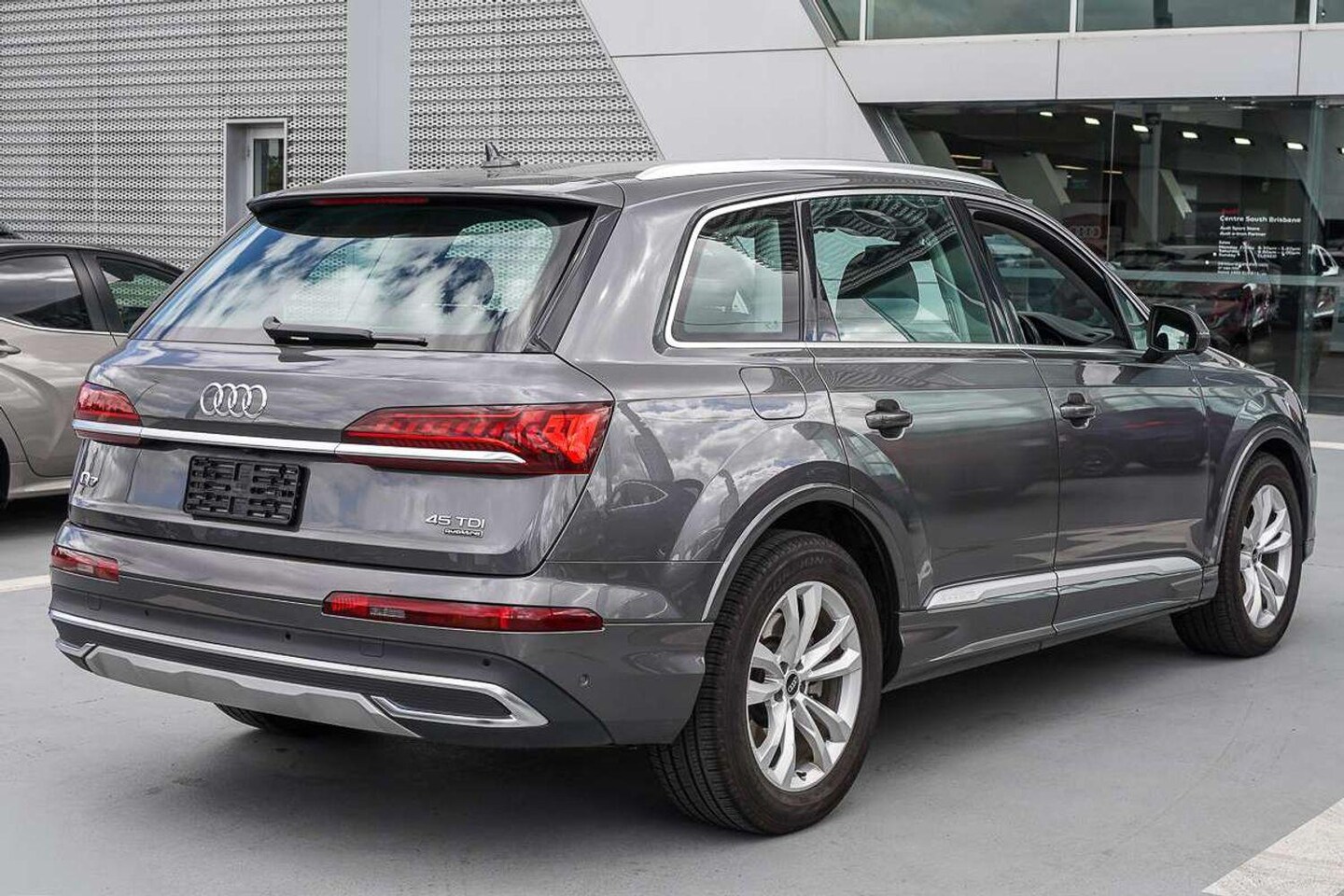 Image about Audi Q7 45 TDI quattro tiptronic