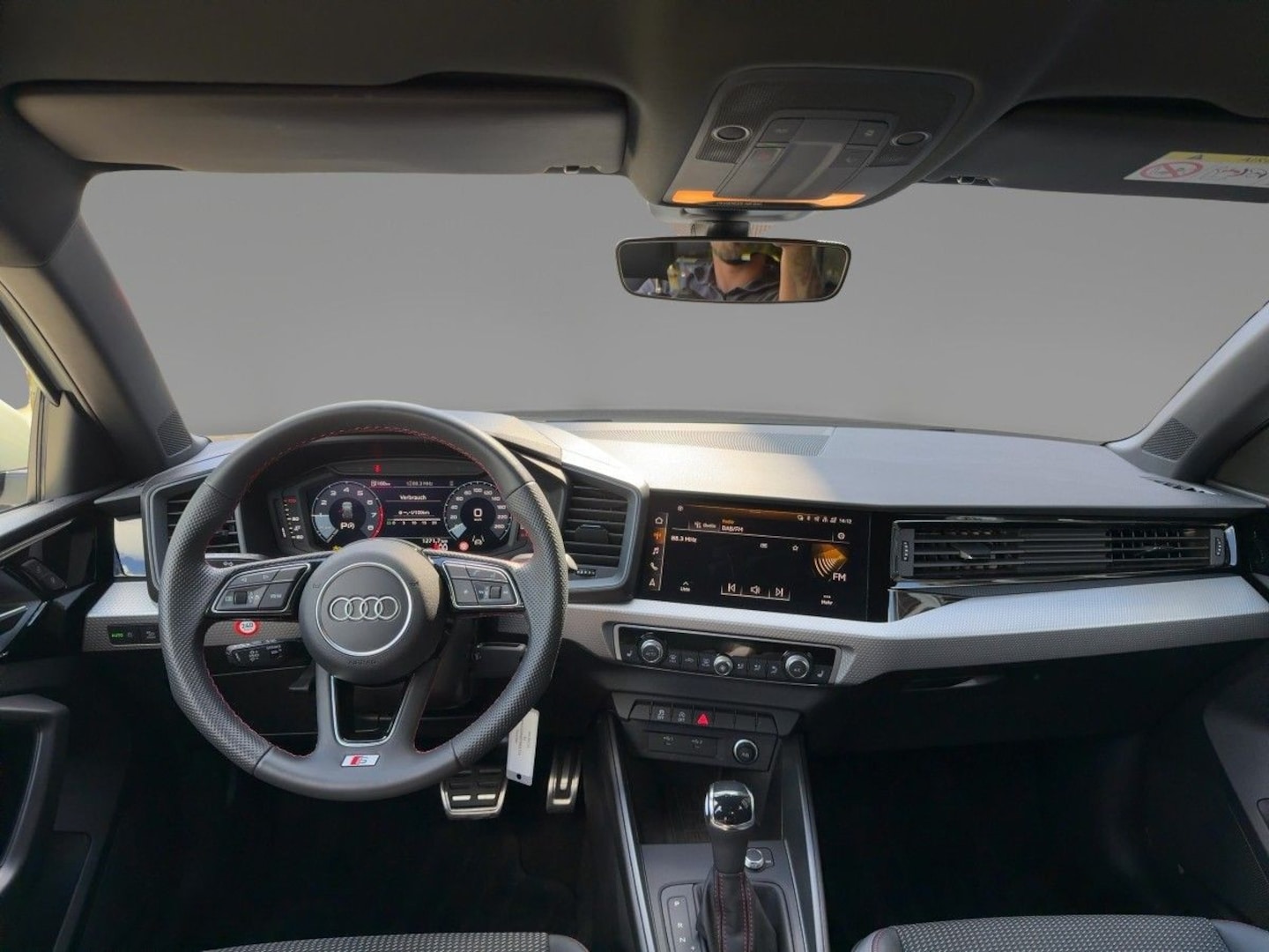 Bild über Audi A1 Sportback S line 25 TFSI S tronic - für weitere Informationen kontaktieren Sie den Audi Partner