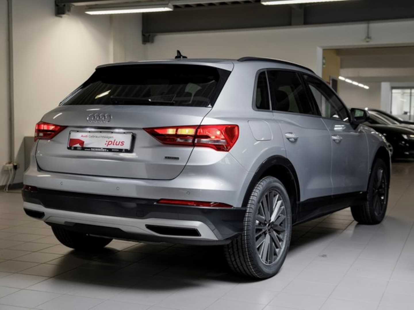 Bild über Audi Q3 TFSI quattro 180 kW S tronic - für weitere Informationen kontaktieren Sie den Audi Partner