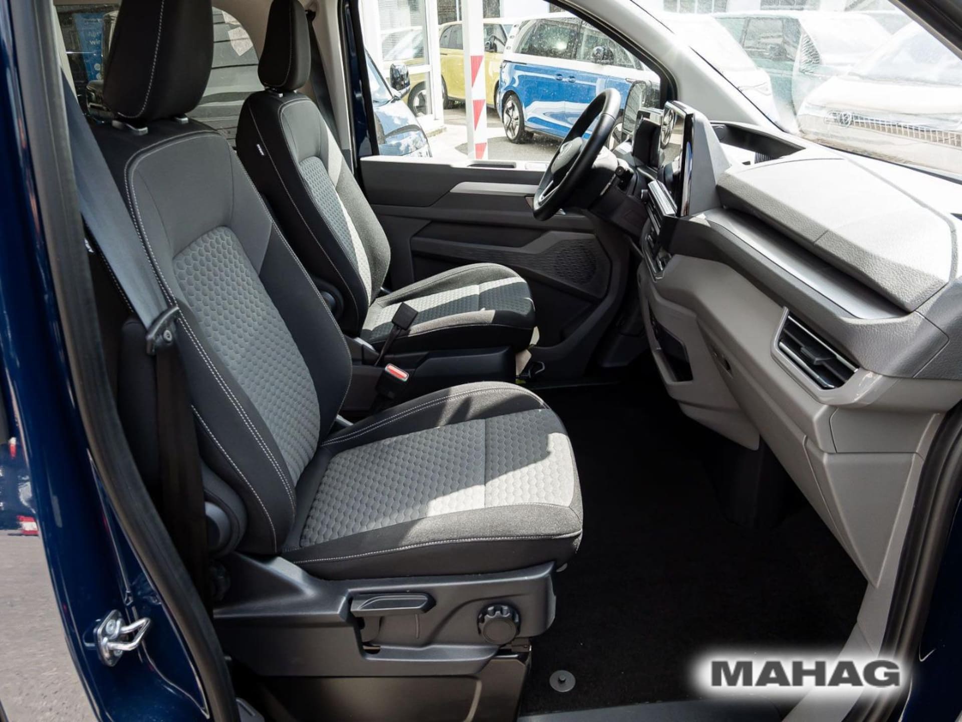 Volkswagen Caravelle Life