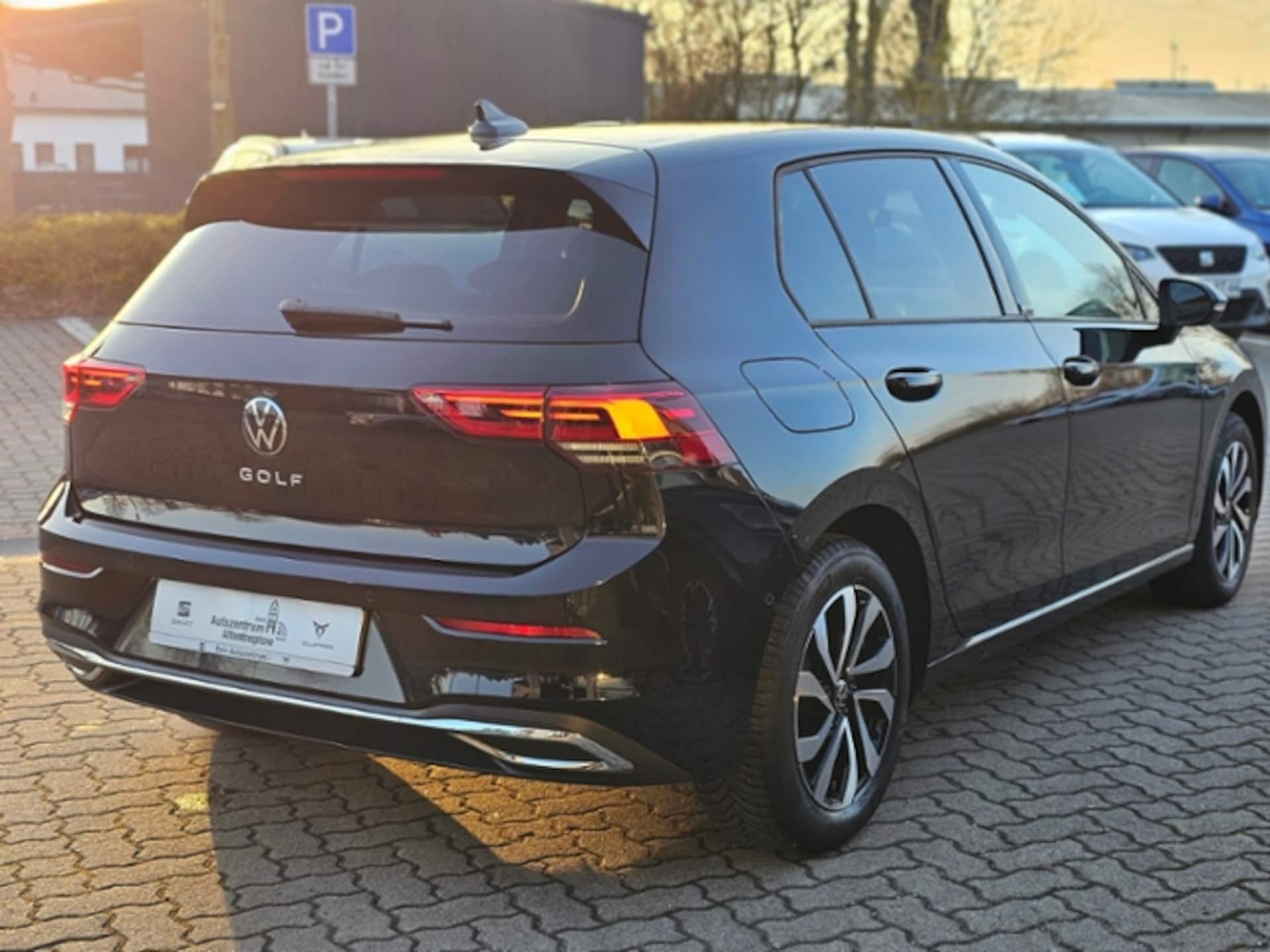 Volkswagen Golf Active